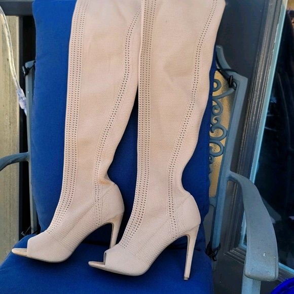 Heeled Boots - Picture 3 of 4